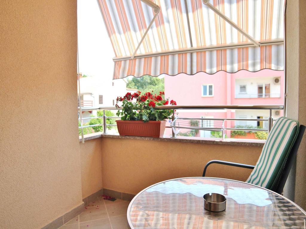 Gaga 98 Apartman *
